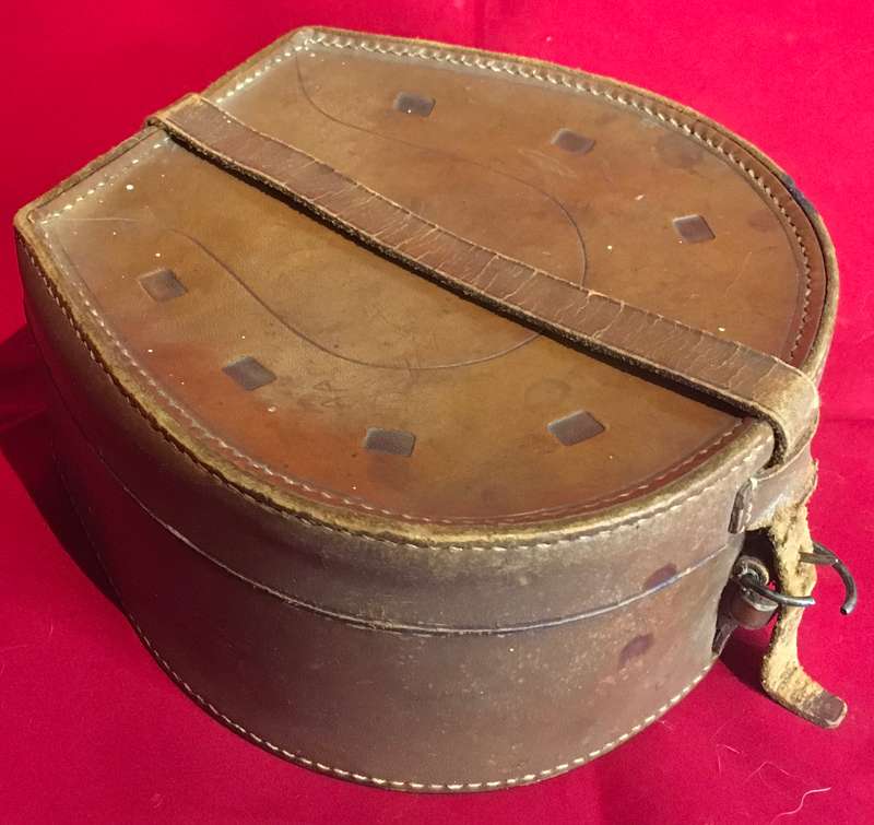 Vintage collar box - horse shoe shaped. Leather