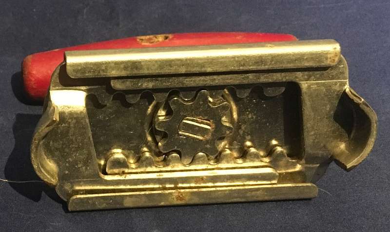 Skyline miracle screw cap opener - vintage