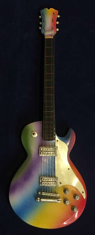 Mini guitar - ornamental