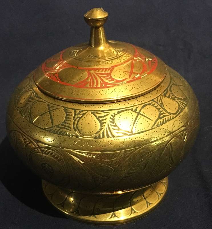 Brass jar with lid - vintage