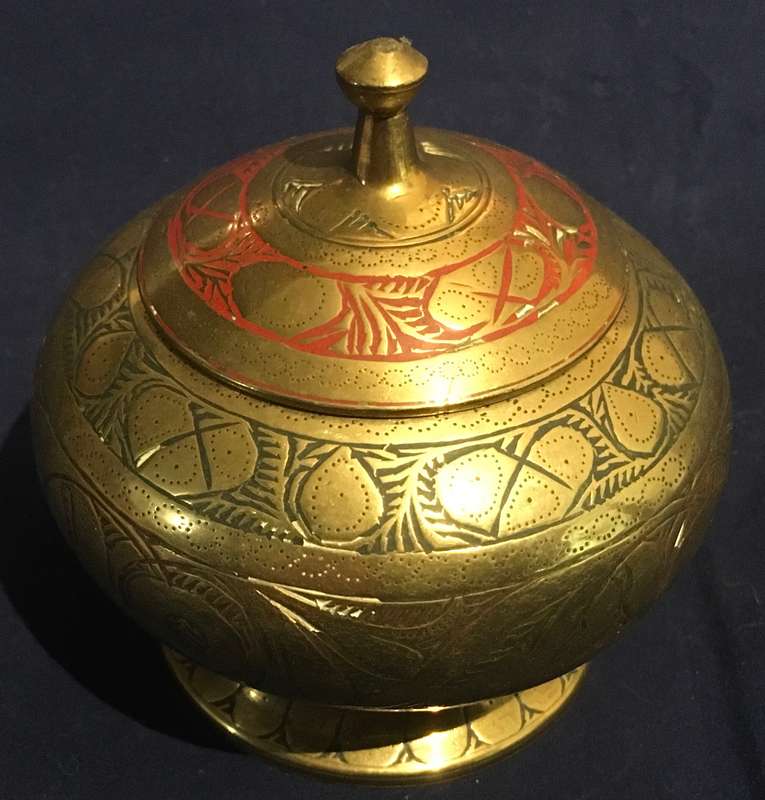 Brass jar with lid - vintage