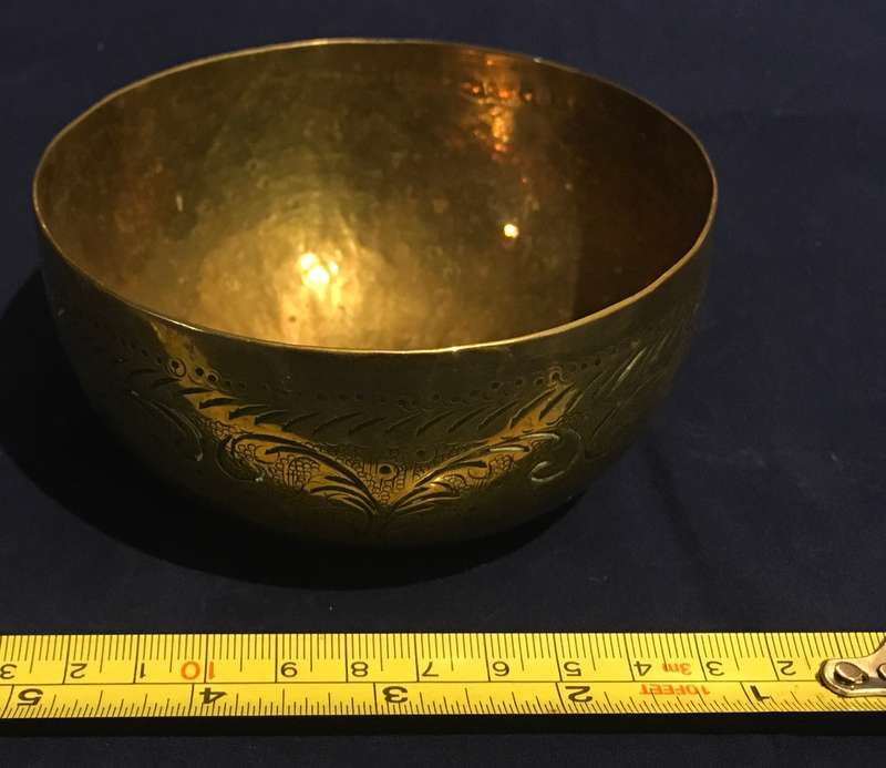 Brass singing bowls (pair)
