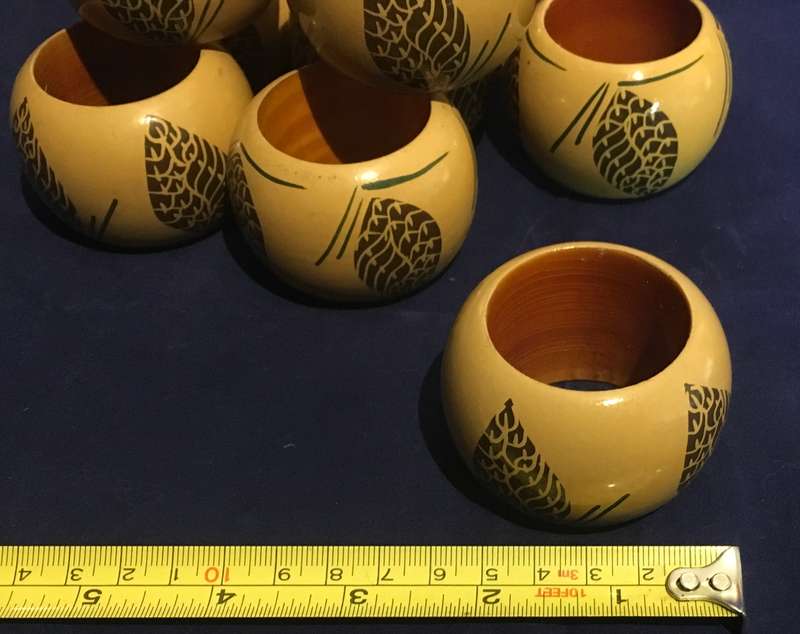 Serviette rings. Wood. (Set of 8)