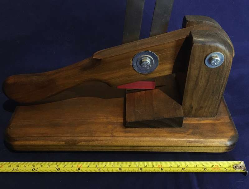 Biltong cutter