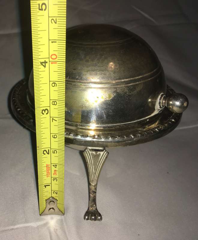 Butter dish. Claw foot round.