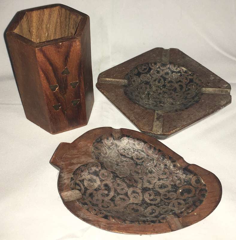 Wooden ashtrays (2) and a pen holder lot