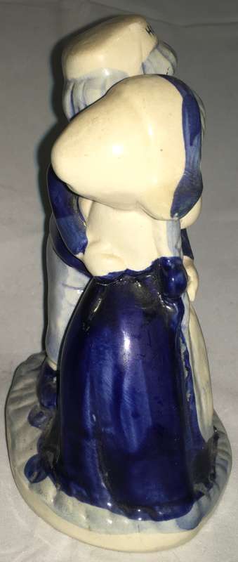 Delft Deco handpained boy and girl hugging figurine