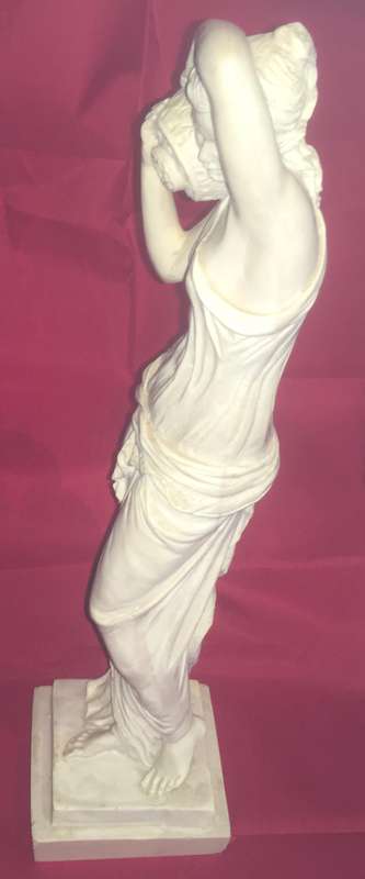 Greek goddess statue - 40 cm