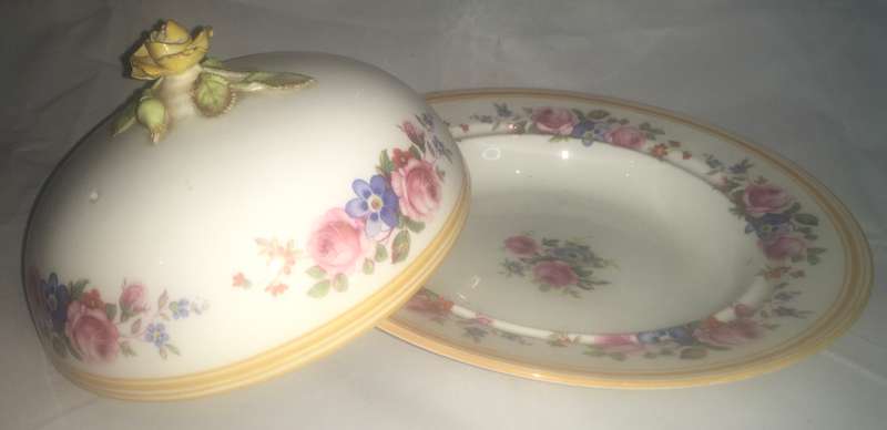 Butter dish - Paragon bone china. England