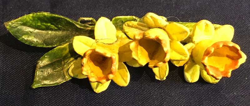 Daffodil vintage brooch