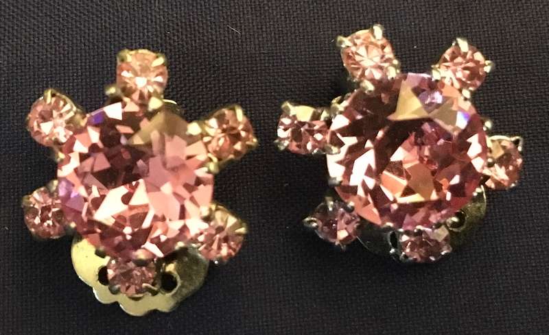 Pink. Vintage. Clip on earrings