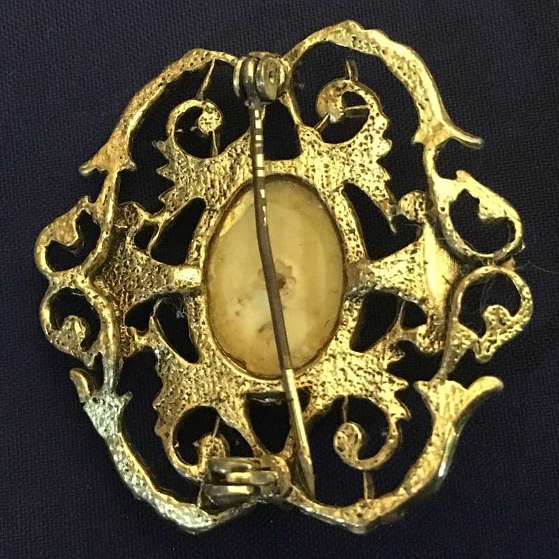 Faux Pearl vintage brooch