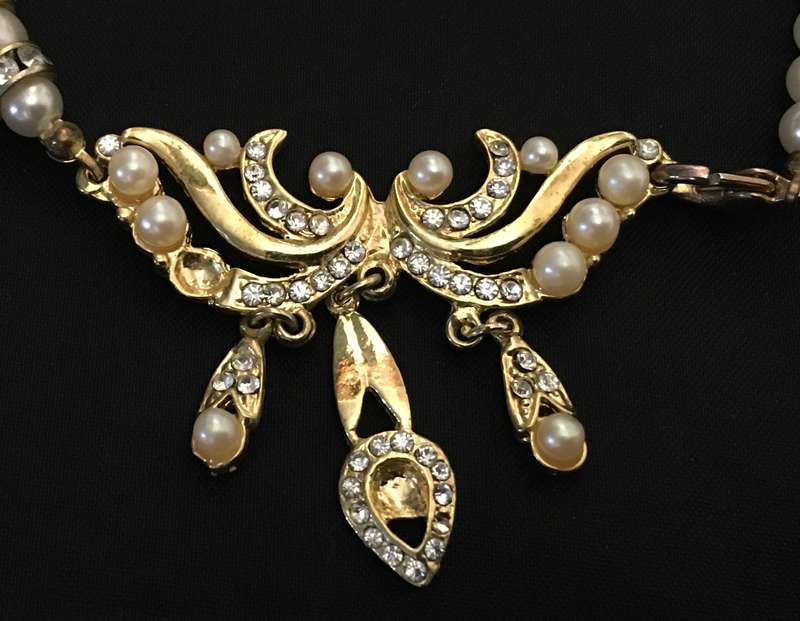 Faux Pearl bracelet. Vintage