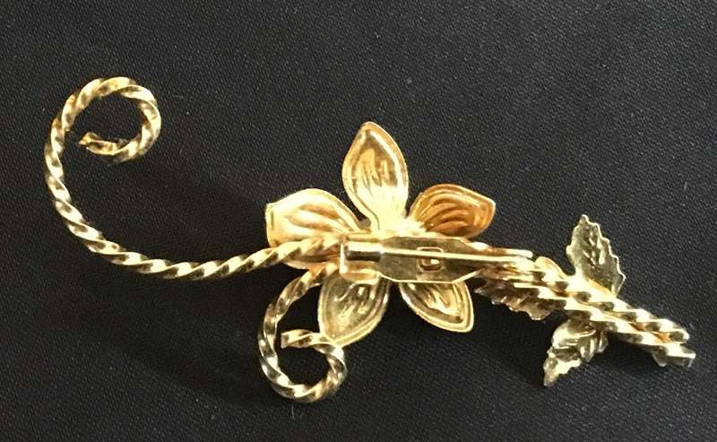 Ladies brooch. Light blue flower. Vintage