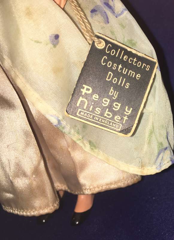 Peggy Nisbet Model National costumes N BR 309. Cries of Londen - Flower Girl