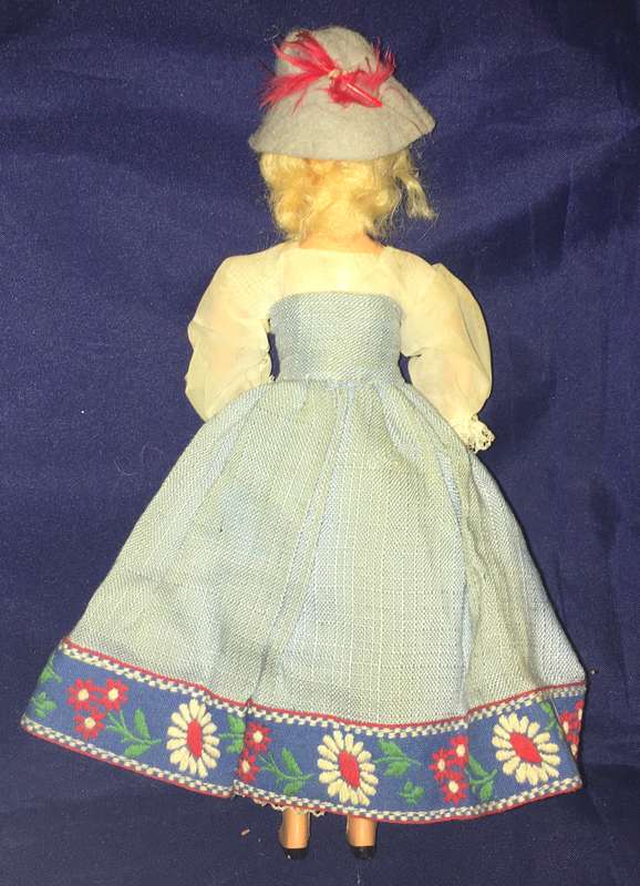 Peggy Nisbet Model National costumes N/137 Tyrol