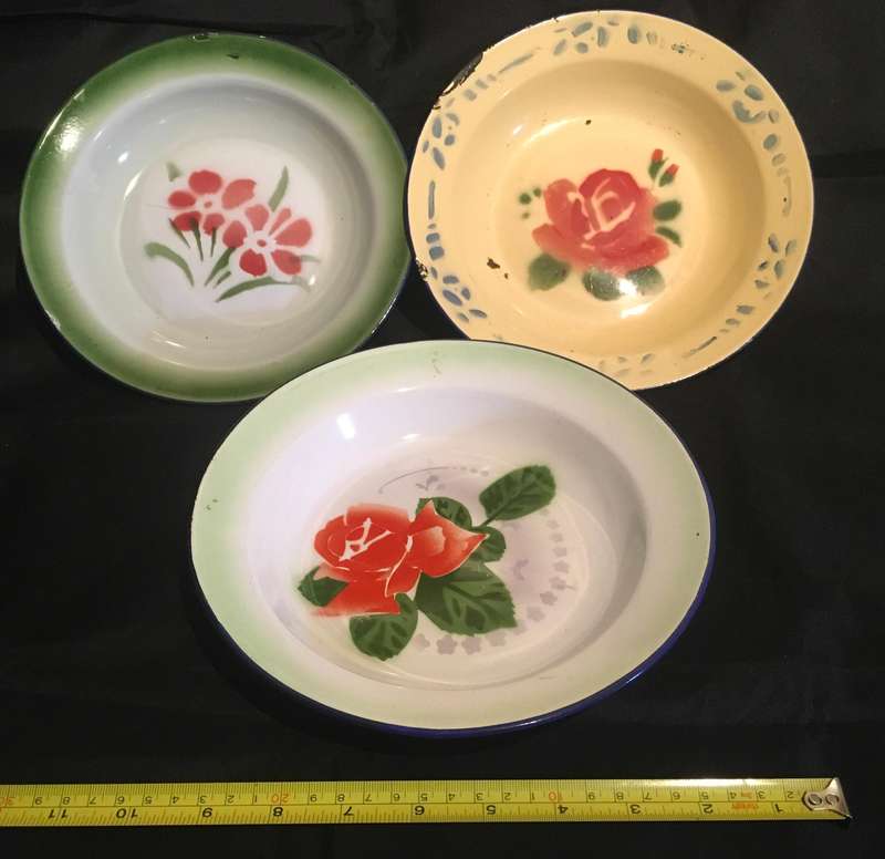 Enamel plates - set of 3