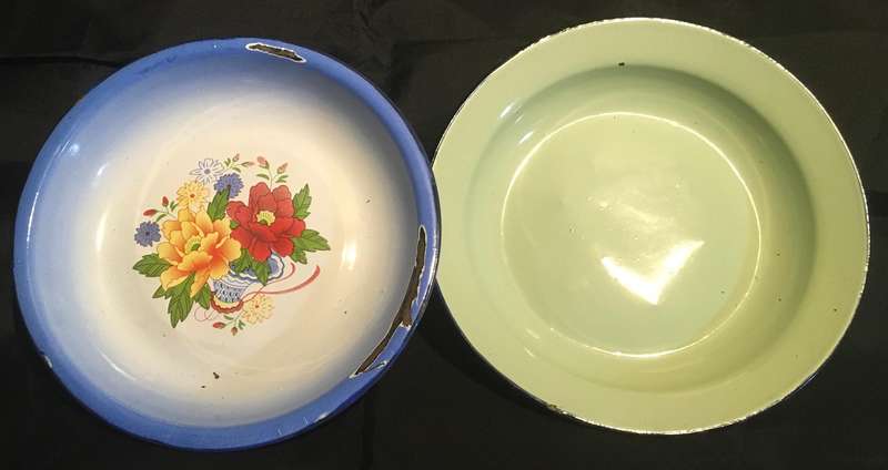 Enamel plates - set of 2