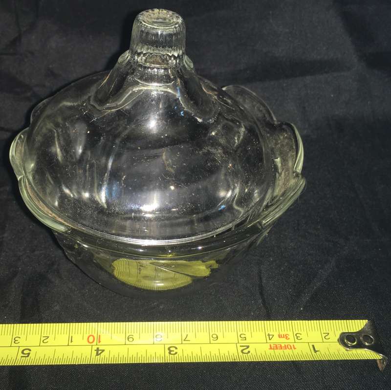 Trinket box/sugar bowl - glass