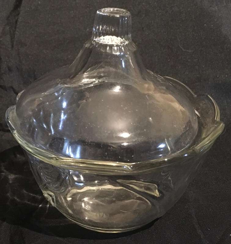 Trinket box/sugar bowl - glass