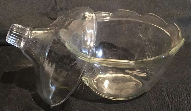 Trinket box/sugar bowl - glass