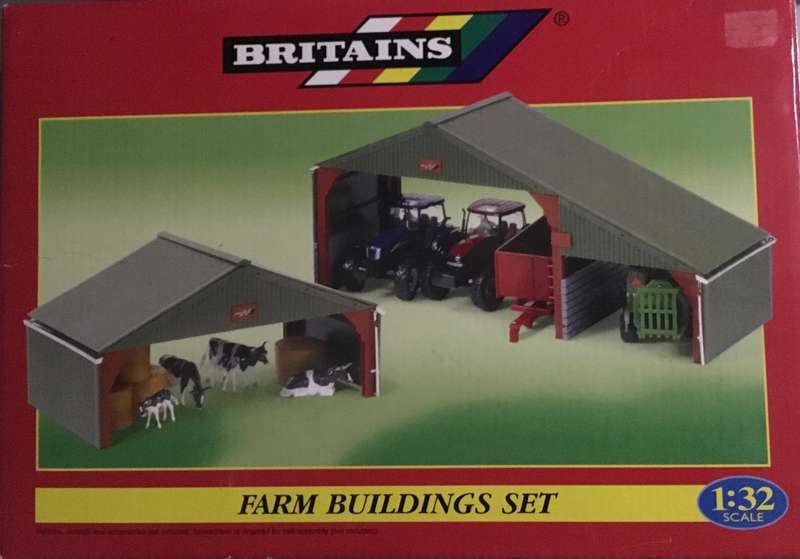 Britains 2005 1:32 farm building set