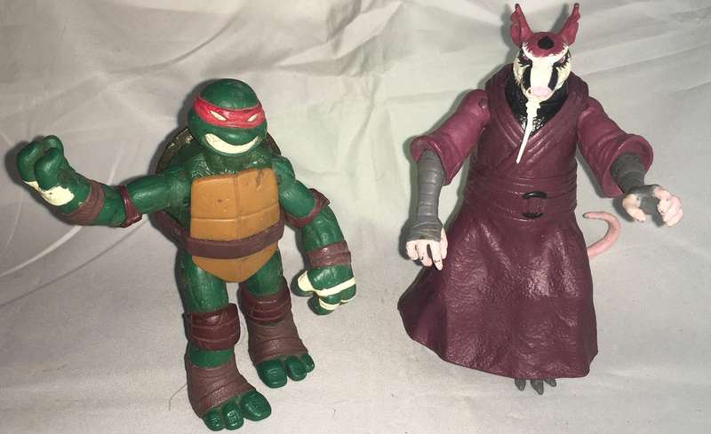 2012 Viacom Teenage Mutant Turtles. Raphael and Splinter