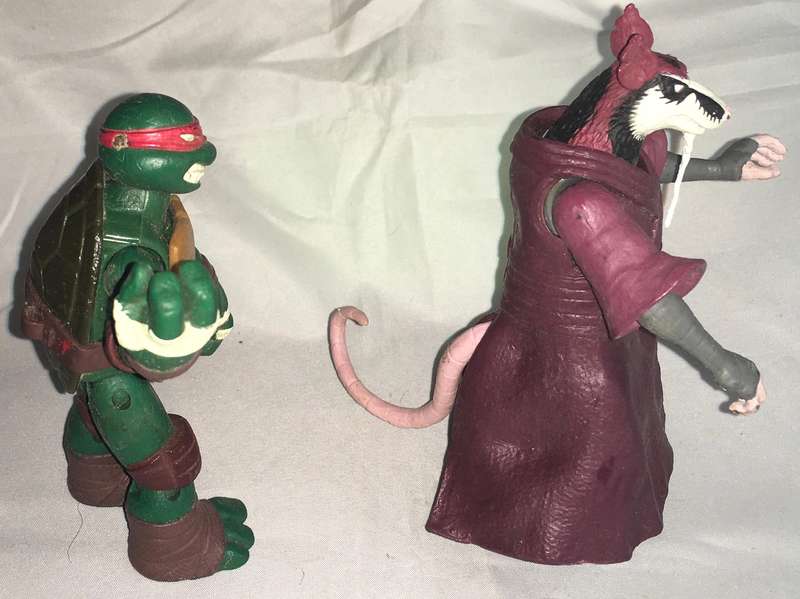 2012 Viacom Teenage Mutant Turtles. Raphael and Splinter