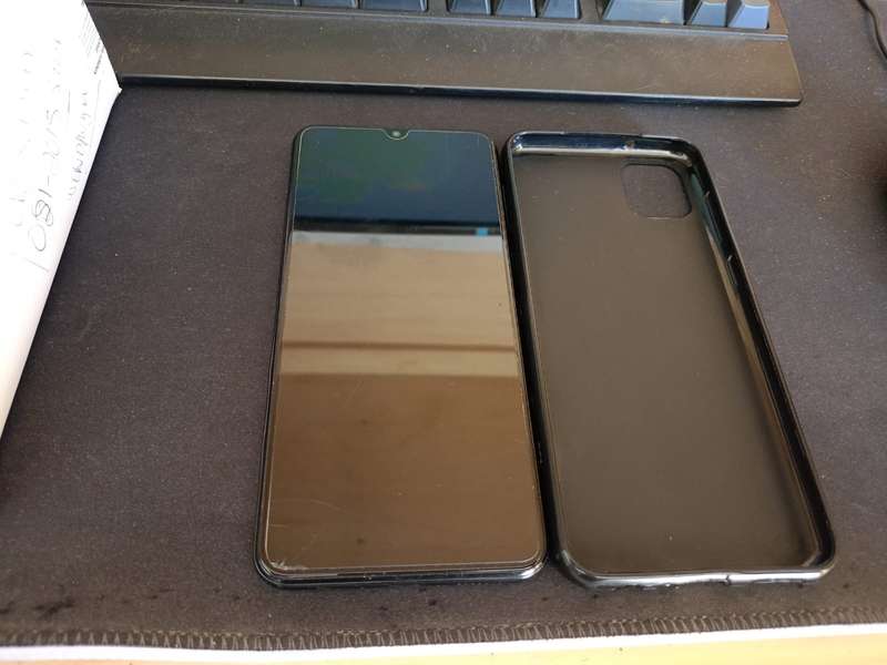 Samsung Galaxy A04 Smartphone read ad