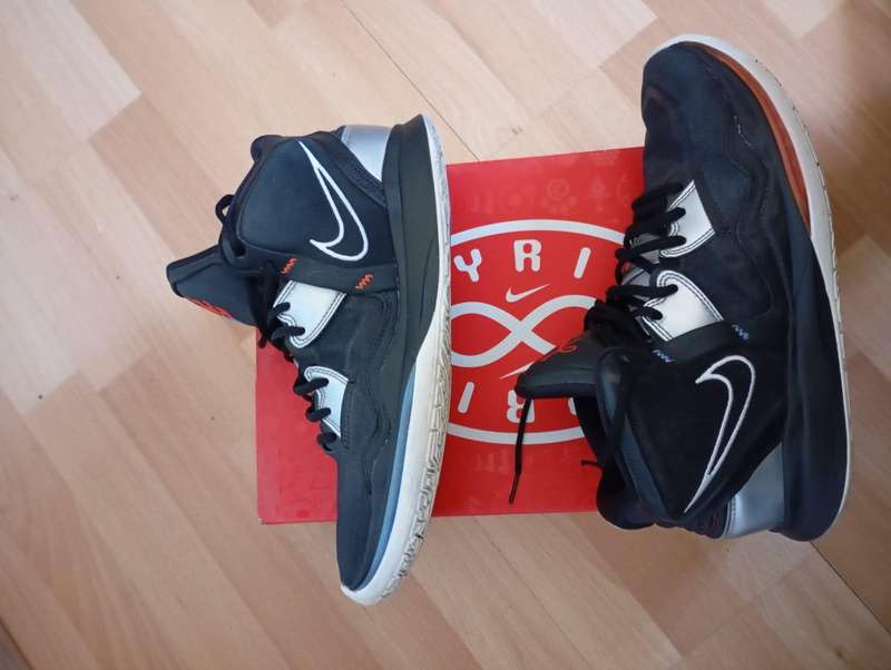 Nike Kyrie 8 infinity fire and ice size 10 sneaker
