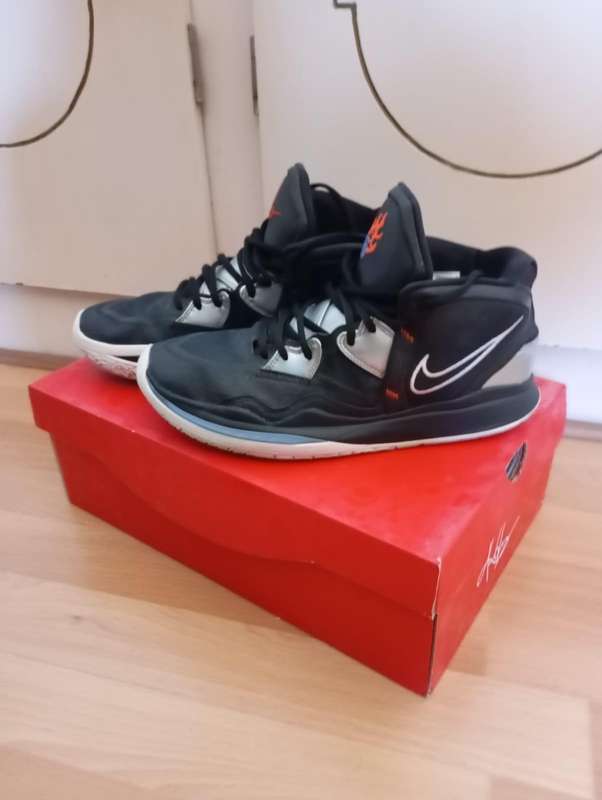 Nike Kyrie 8 infinity fire and ice size 10 sneaker