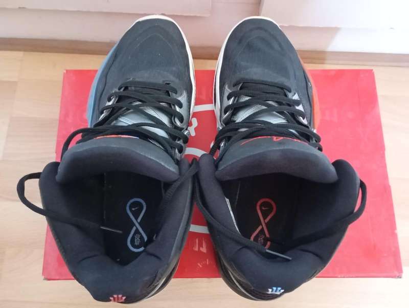 Nike Kyrie 8 infinity fire and ice size 10 sneaker