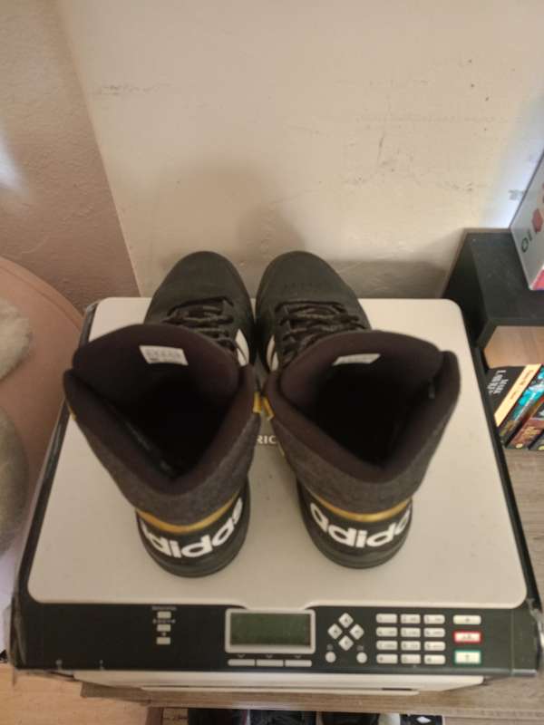 Original Adidas hi top mens sneakers like new size 10