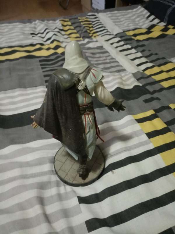 Original assassin's creed 2 ezio figure read ad