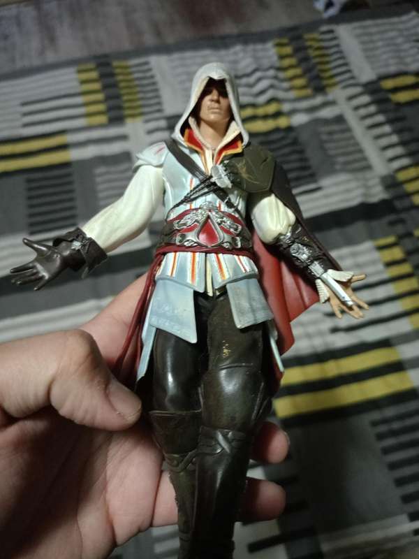 Original assassin's creed 2 ezio figure read ad