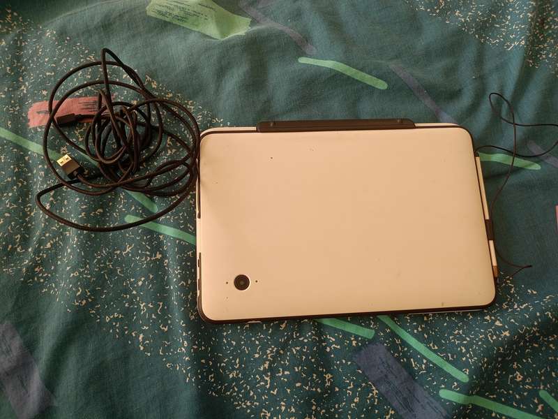 Intel 2in1 tablet laptop
