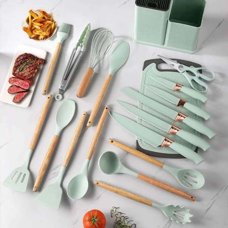 19 Piece Utensil Set