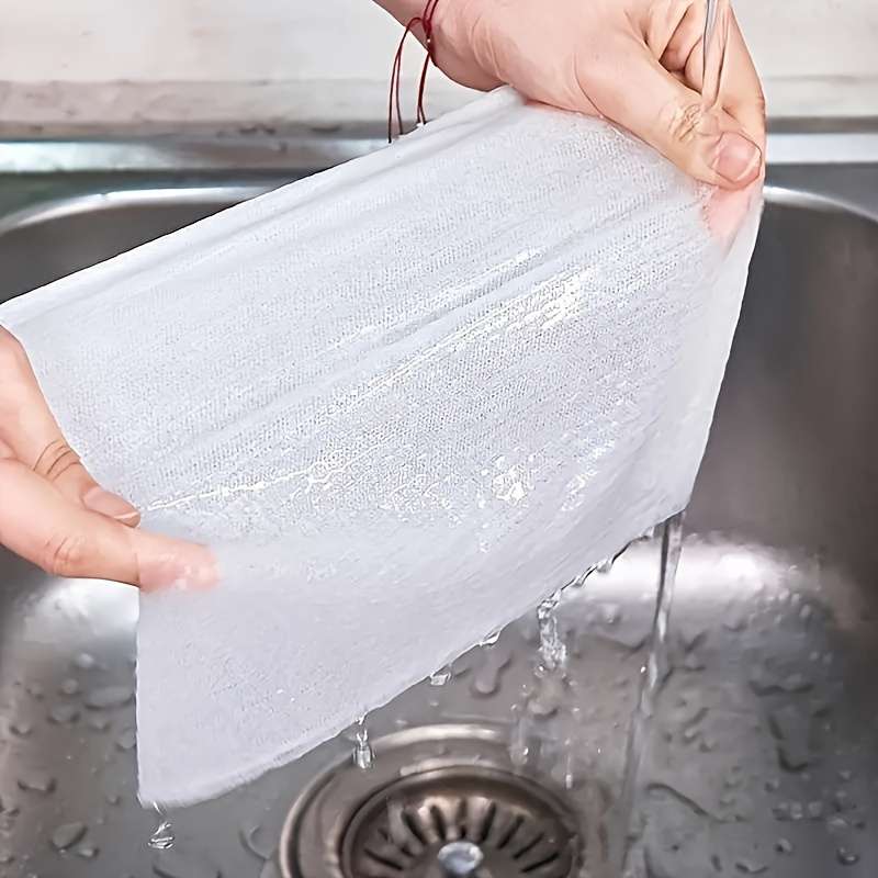 200 Sheets In a Roll Of Pure White Kitchen Paper Towels