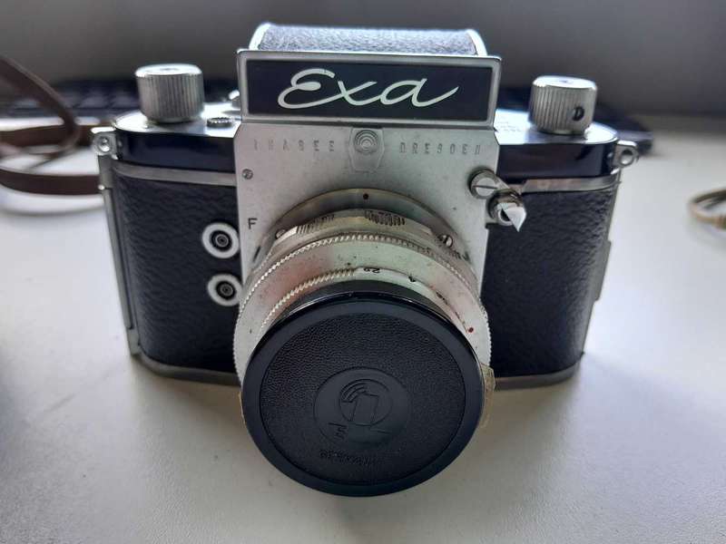 Vinatge EXA Camera