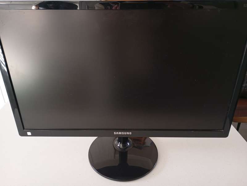 Samsung S23C350H 23" LED Backlit LCD Monitor