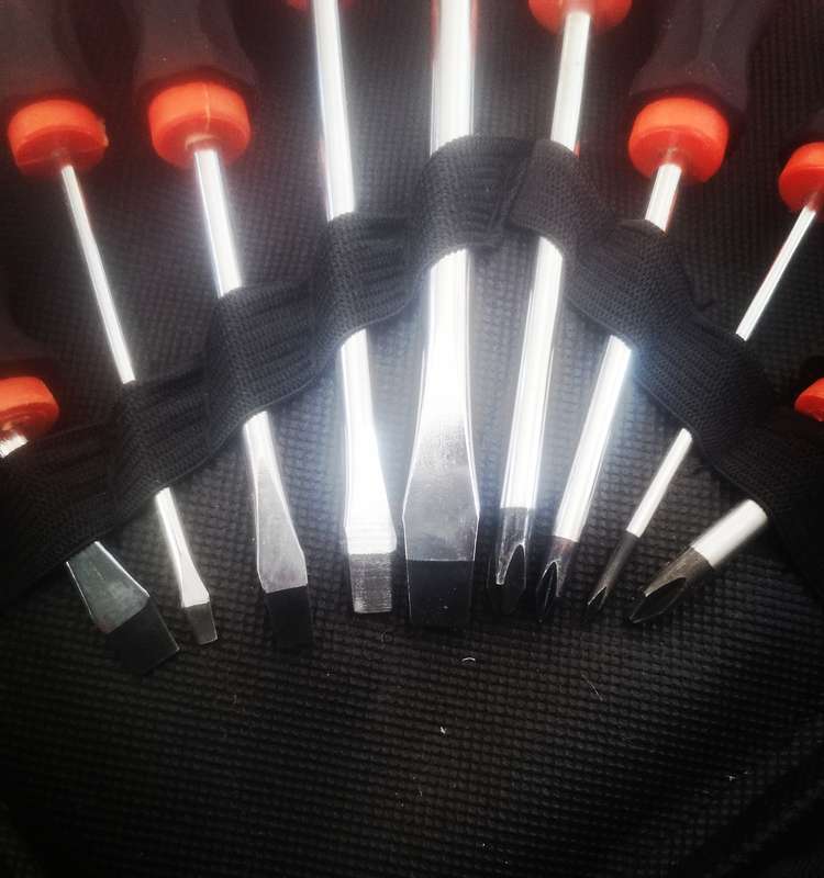9 Piece Screwdriver Set & Carry Bag