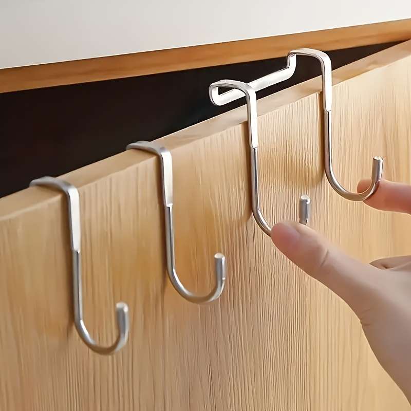 Wall mounted towel rack