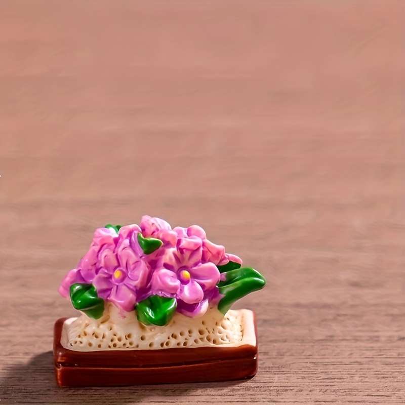 Art Deco Resin Flower Bouquet Vase Figurine
