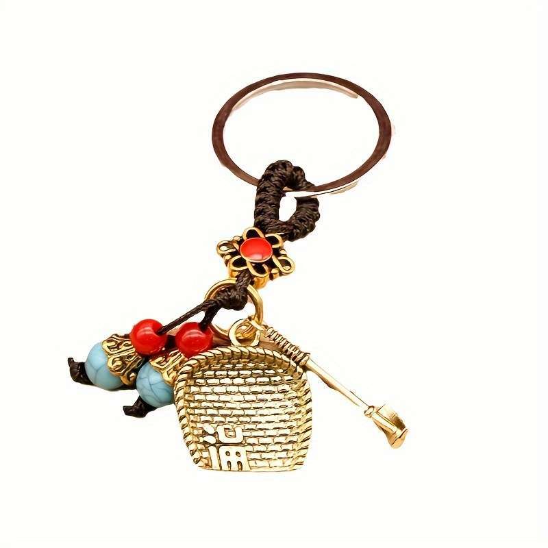 Elegant Vintage Brass Dustpan Keychain