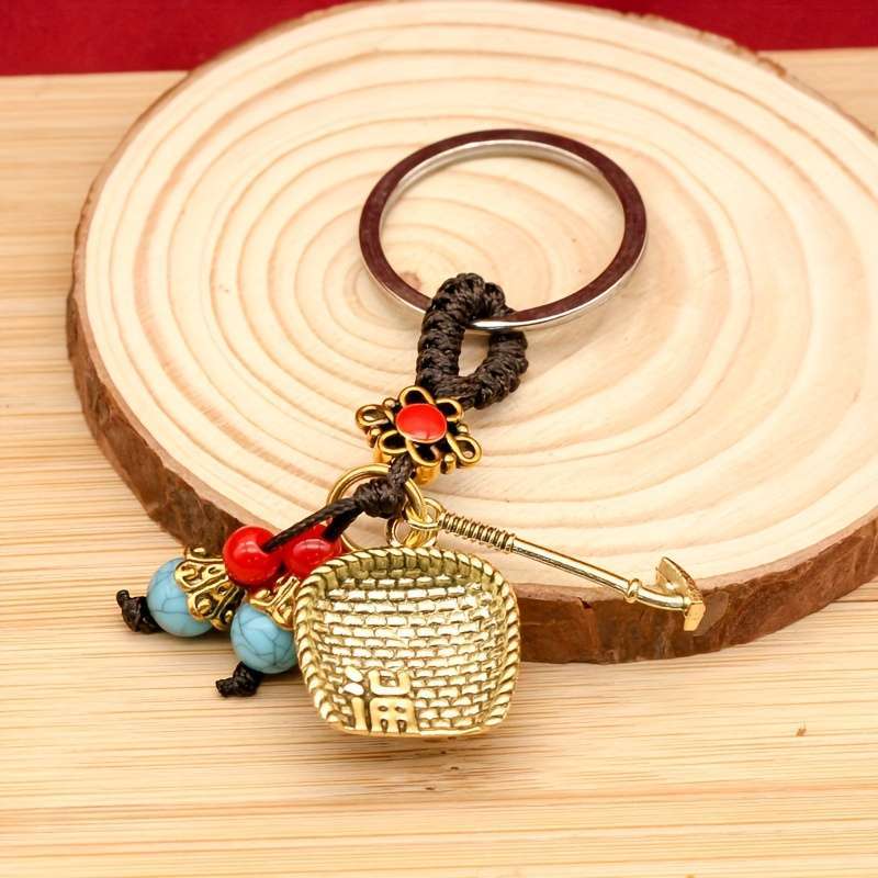 Elegant Vintage Brass Dustpan Keychain