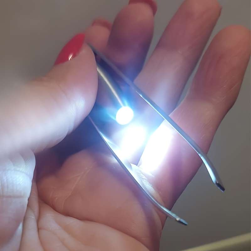 1 Pack Eyebrow Clip With LED Light