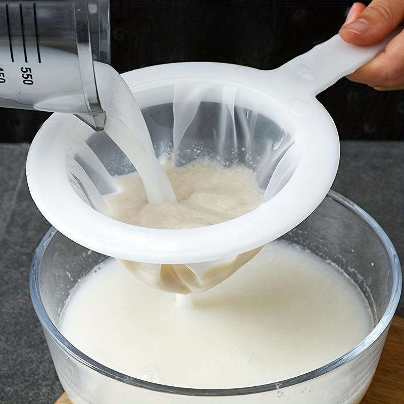 Versatile Mesh Strainer with Handle