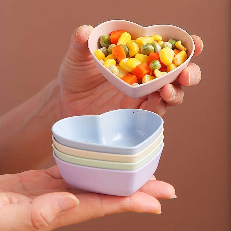 4pcs Heart-Shaped Wheat Straw Dish Set