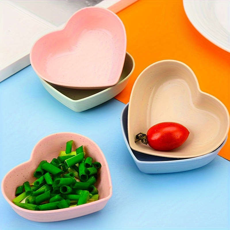 4pcs Heart-Shaped Wheat Straw Dish Set