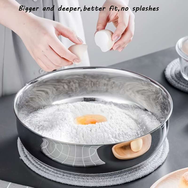 A Versatile Kitchenware Set